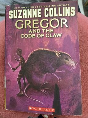Suzanne Collins Gregor and the Code of Claw PB